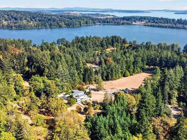 5209 Old West Saanich Rd, Saanich, BC V9E 2B1