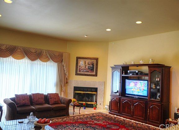 3rd image of 5026 Doman Ave
