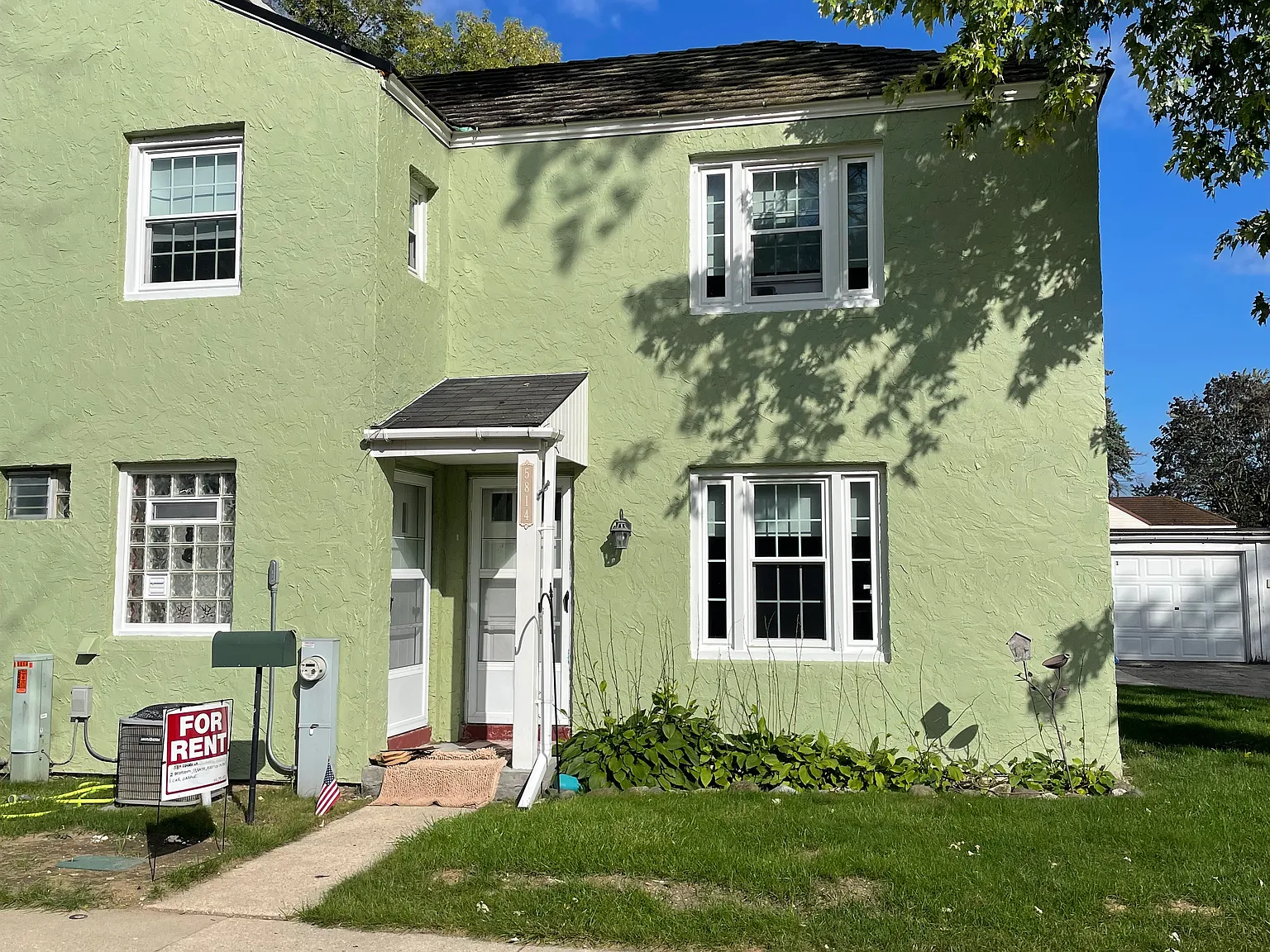 2 bed, 1.5 bath, 1300 sqft, $1,500 — Photo 1