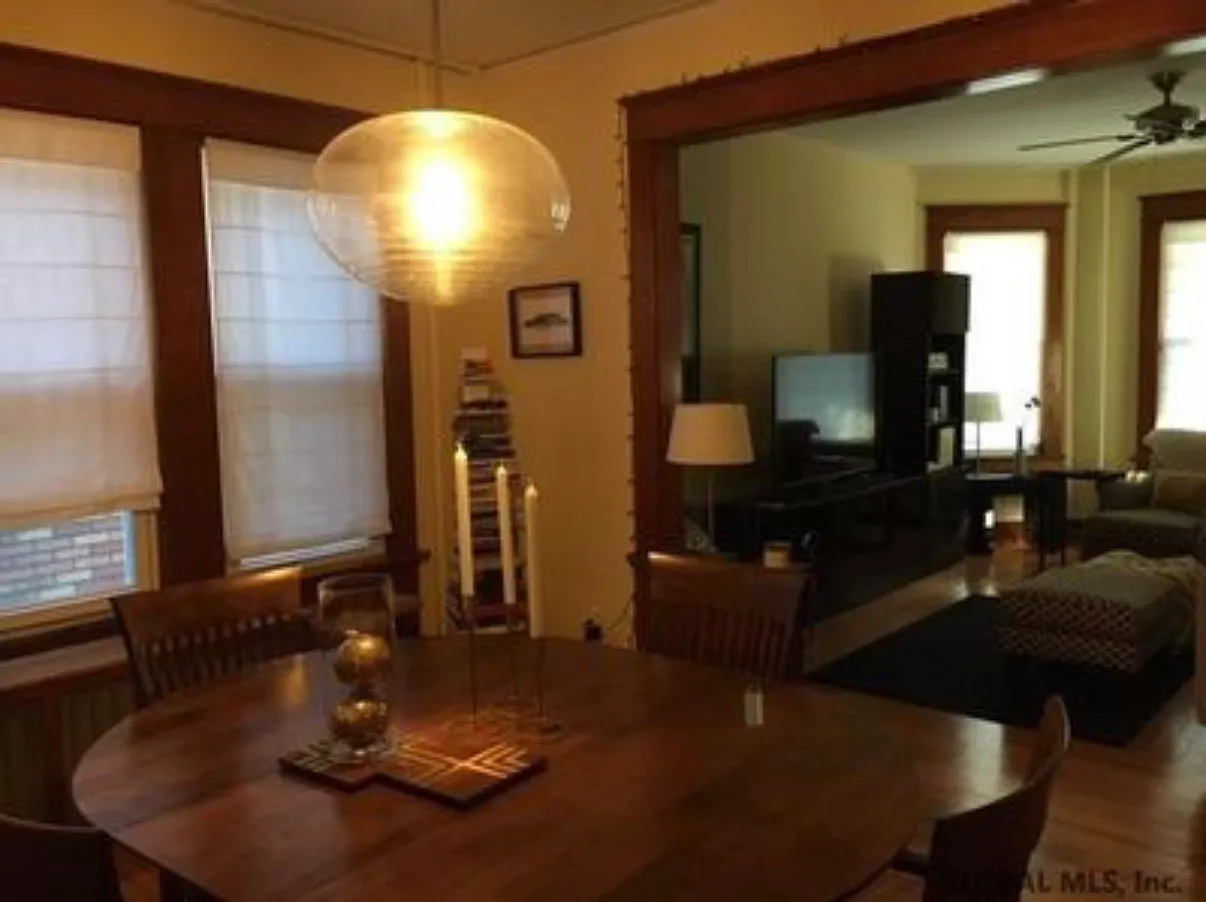 2 bed, 1400 sqft, $1,900 — Photo 4