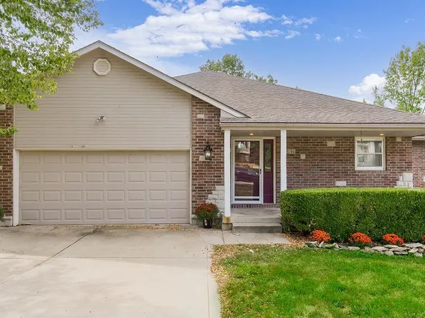 124 NW Whitlock Dr, Lees Summit, MO 64081