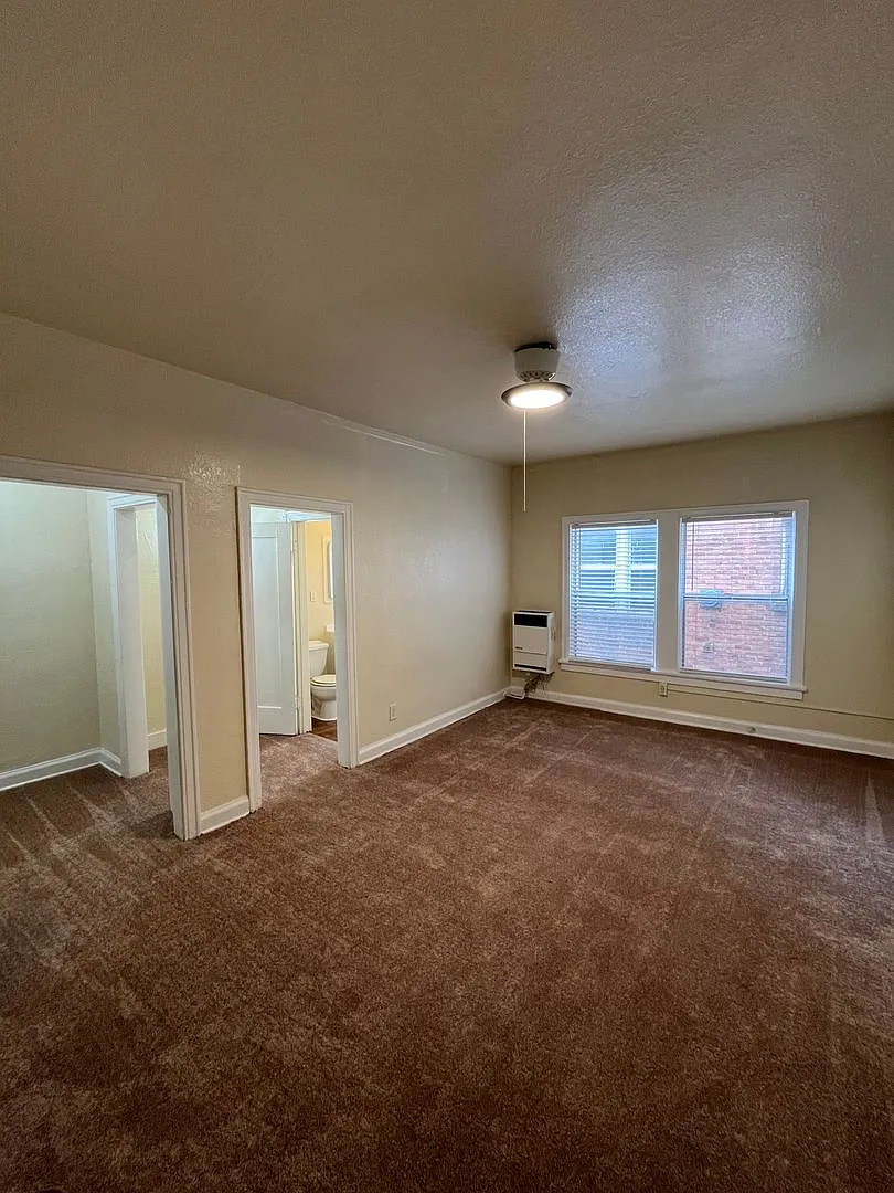 307 Witmer St — Photo 4