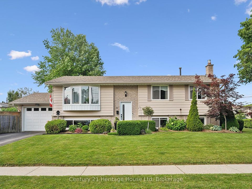 1st image of 44 Inverness Dr