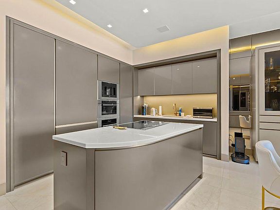 3rd image of 18975 Collins Ave #1200