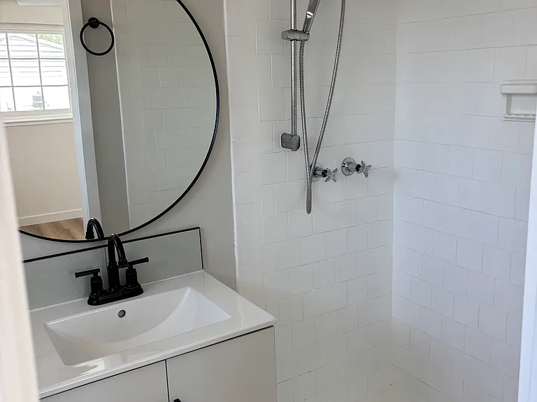 Master Bedroom restroom