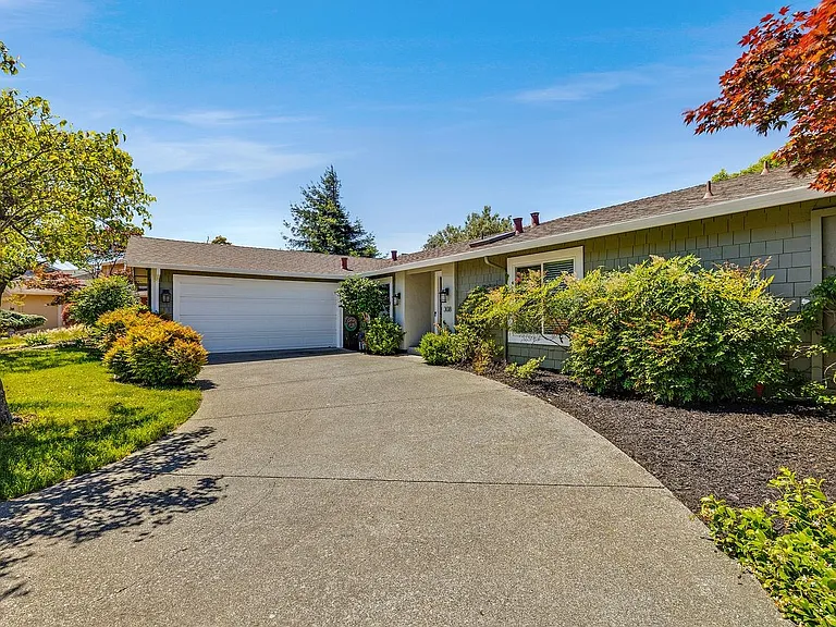 308 Panorama Ct — Photo 2