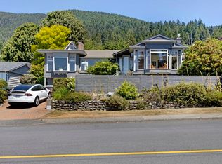 670 Montroyal Blvd, North Vancouver, BC V7R 2G3