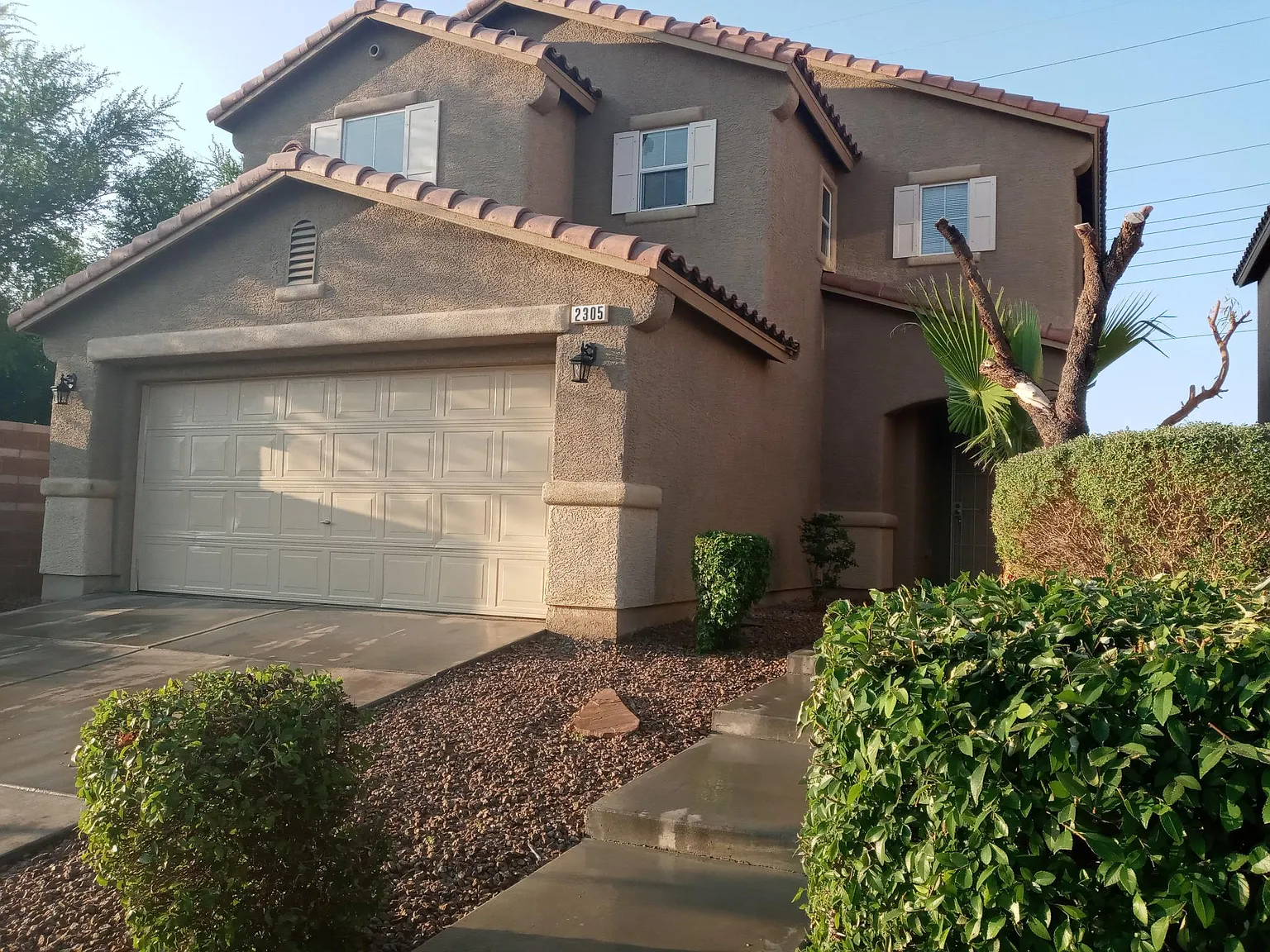 3 bed, 2.5 bath, 1958 sqft, $2,125 — Photo 1