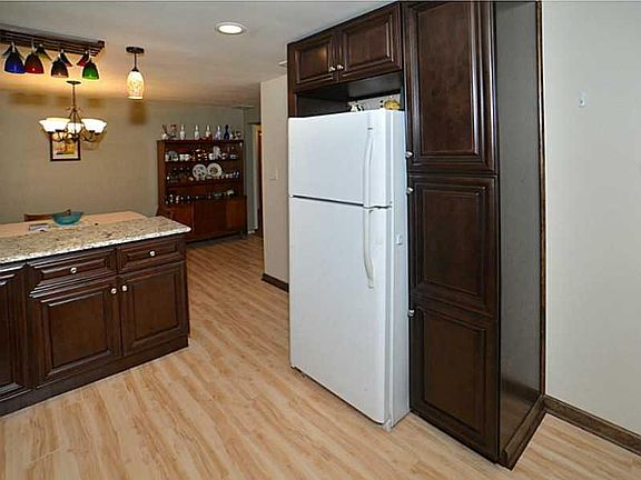 5th image of 5 Sunbirch Dr