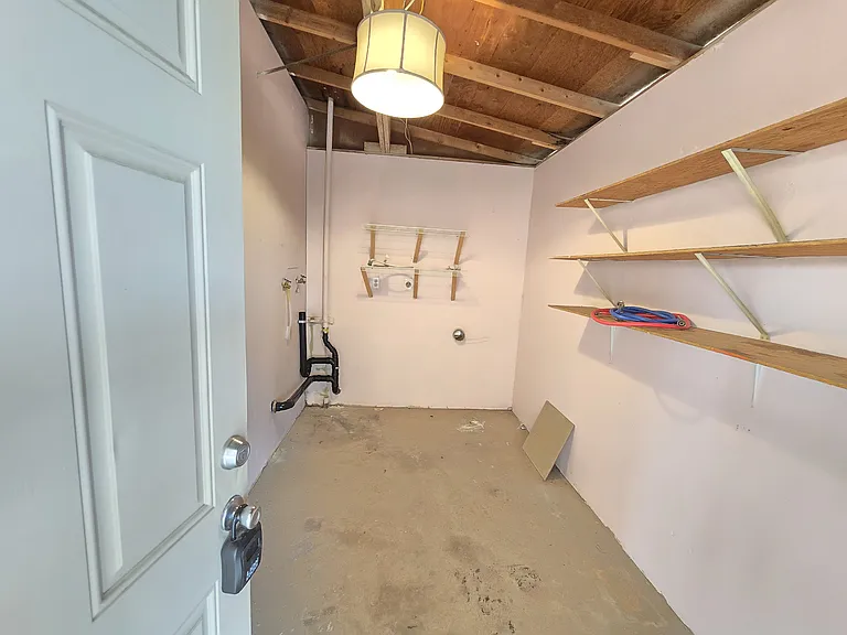 1007 N Scovel St — Photo 14