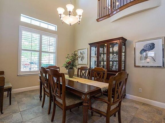 4th image of 1112 Oak Valley Dr