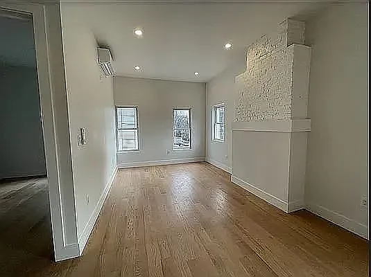 296 Leonard St #3 — Photo 11