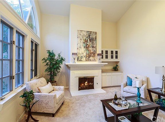 5th image of 11 Evergreen Ln