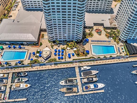 2nd image of 999 Brickell Bay Dr APT 303