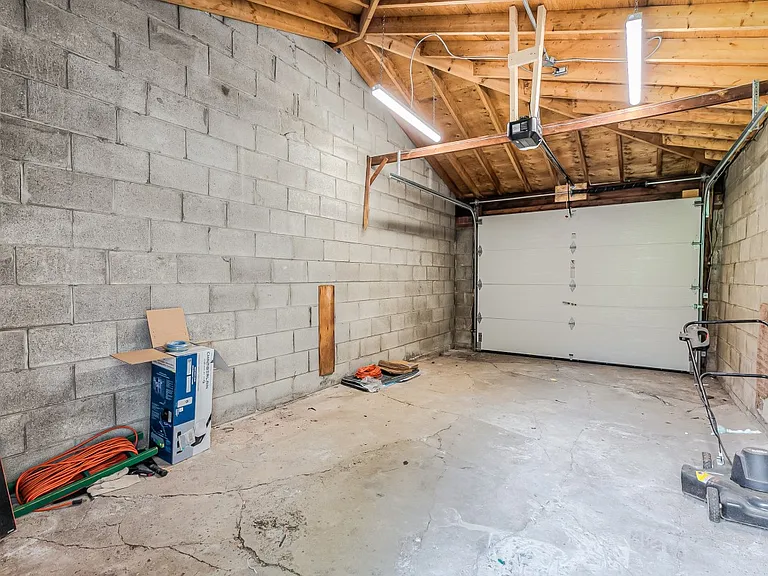 85 Greenlaw Ave — Photo 34