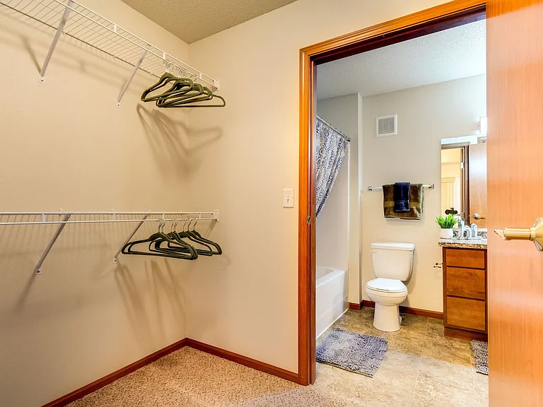 Southport Heights Apartments — Photo 14