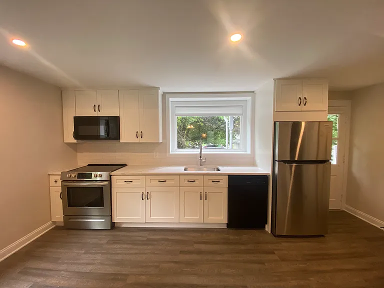 31 W Maple Ave — Photo 17