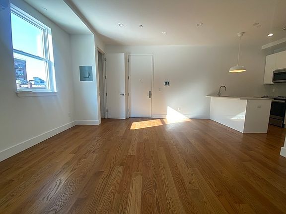 2nd image of 61 Montrose Ave #2F