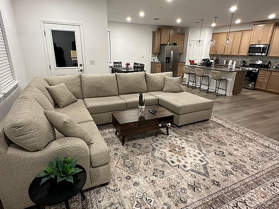 2nd image of 2916 Tavern Dr #C
