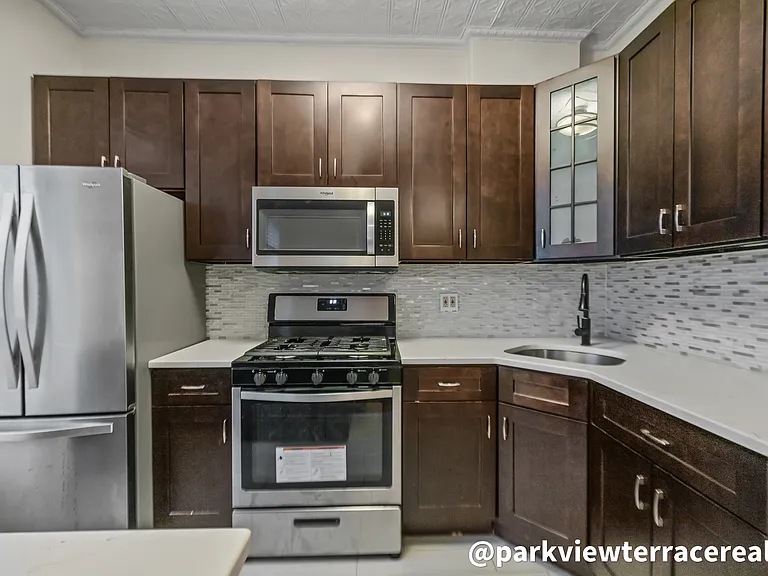 453 43rd St #3 — Photo 4