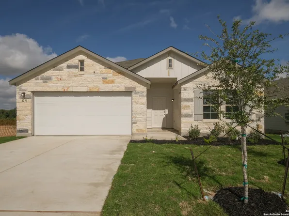8733 Rucker Pond Trail, San Antonio, TX 78252