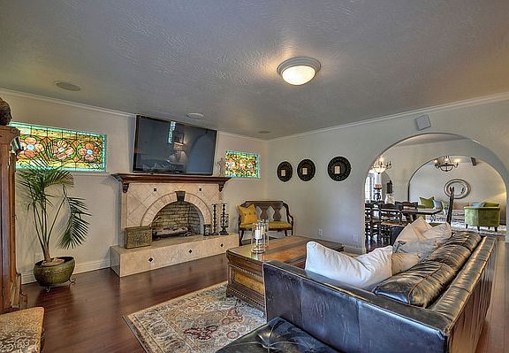 3rd image of 55 Parklite Cir
