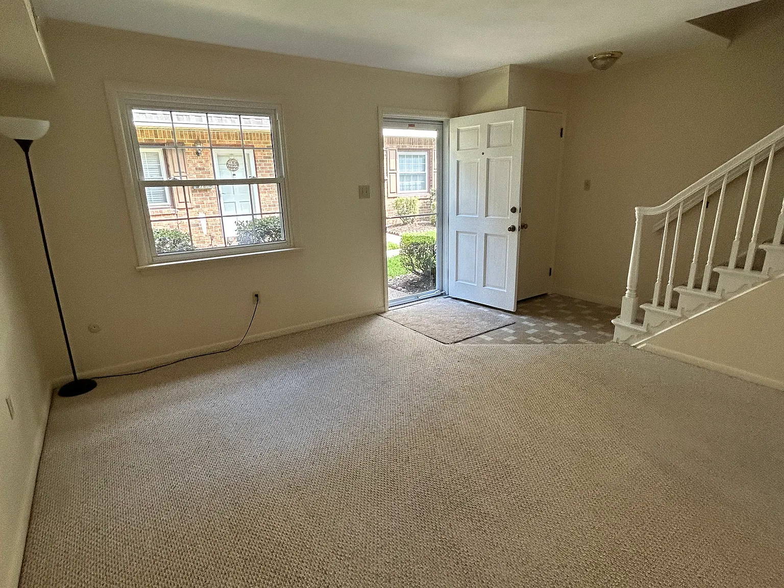 2 bed, 2.5 bath, 1125 sqft, $1,640 — Photo 3