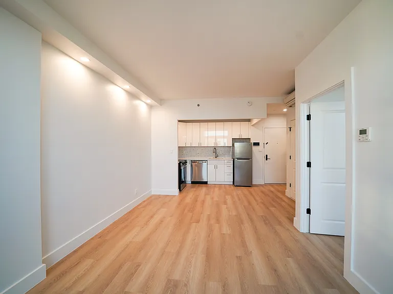 36-22 31st St #3C — Photo 8