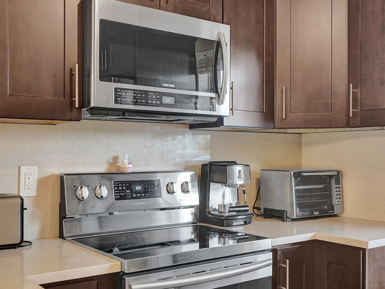 2 bed, 2.0 bath, 1190 sqft, $2,300 — Photo 3