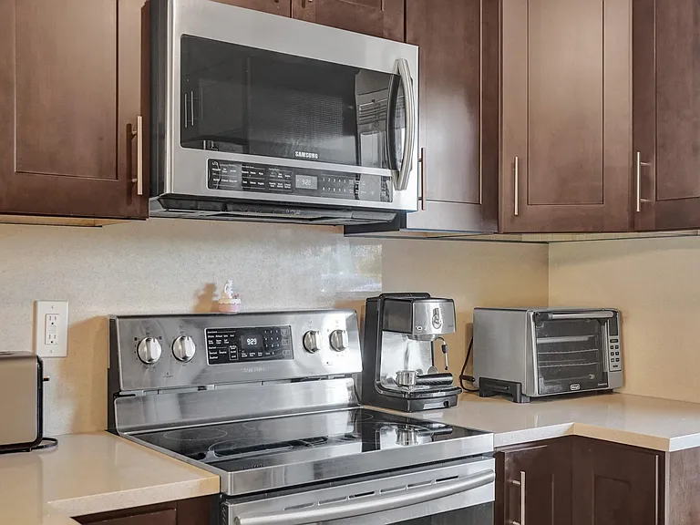 401 SE 3rd St #107 — Photo 3