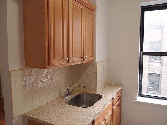 5th image of 511 W 184th St #42