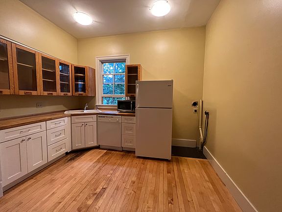 2nd image of 82 Chapin Ave Floor 2
