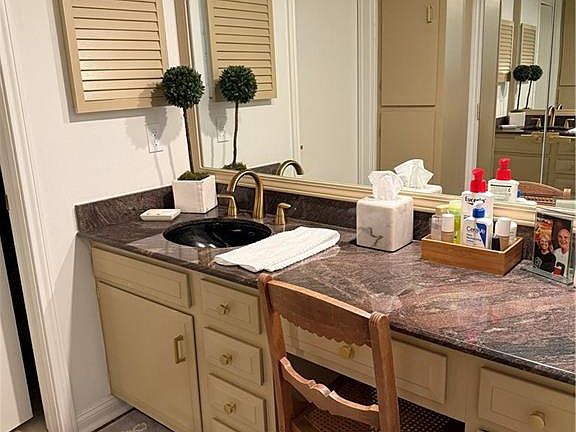 4th image of 111 Grand Cheniere Dr