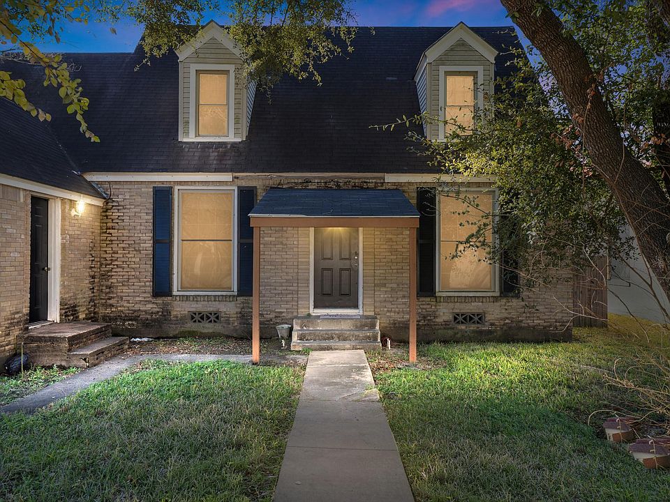 1st image of 2520 1st St