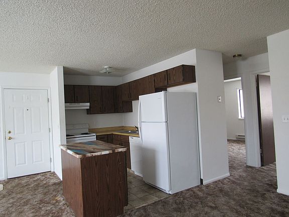 2nd image of 2580 S McKinley St APT 2