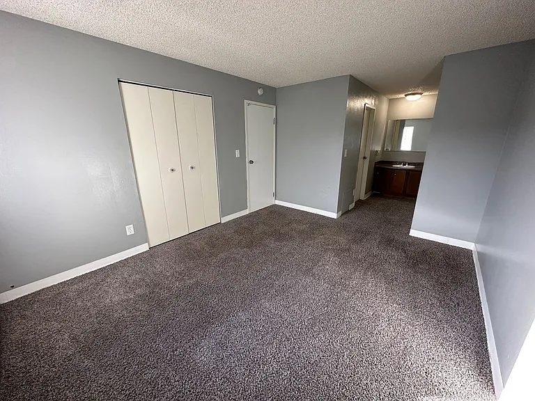Prospect Pointe Apartments — Photo 46