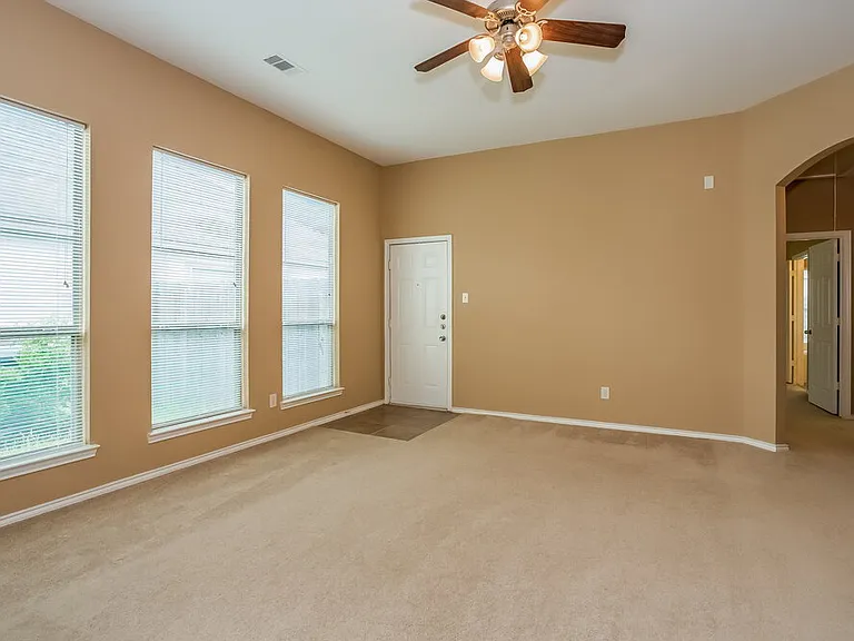 16531 Strathmore Manor Ln — Photo 3