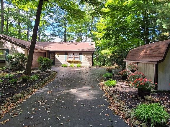 3rd image of 1135 Lake Vue Dr
