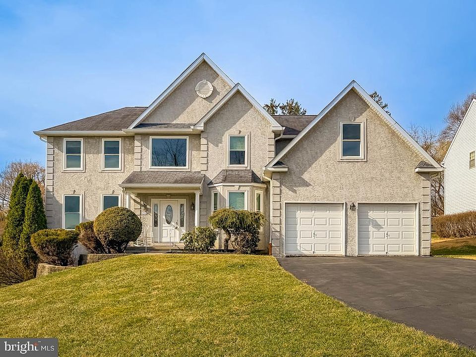 1st image of 838 Gina Dr