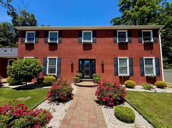 2460 Buttonwood Dr, Vineland, NJ 08361