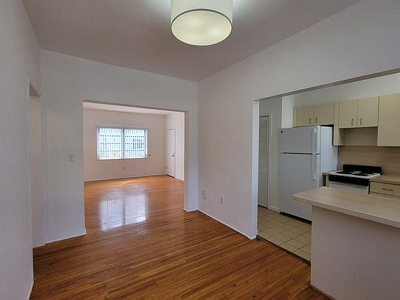 5th image of 30 Madeira Ave #1
