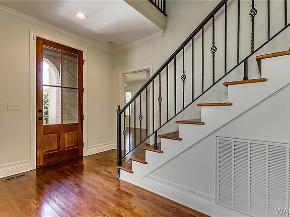 5th image of 5502 Anna Ln