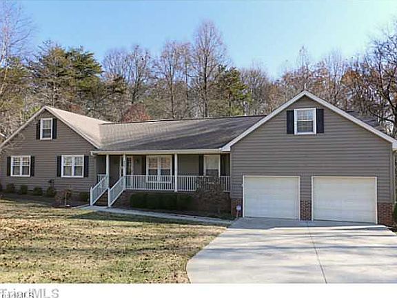 2nd image of 309 E Woodland Dr