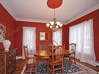 3rd image of 82 Bayport Ave