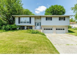 2808 Droste Rd, Saint Charles, MO 63301