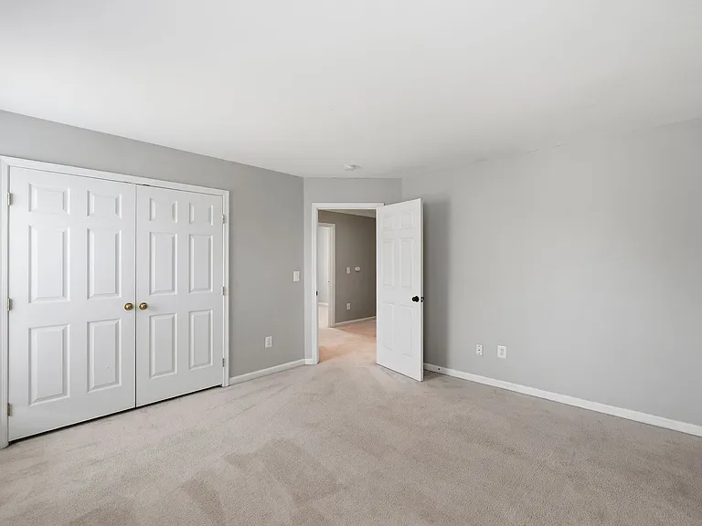 6008 Preswell Ct — Photo 14