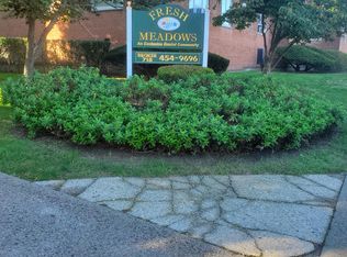 198-01 67th Ave, Fresh Meadows, NY 11365