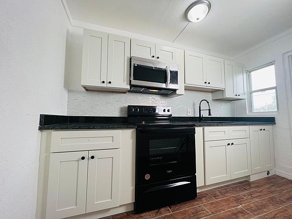 2nd image of 202 M A Board St #18