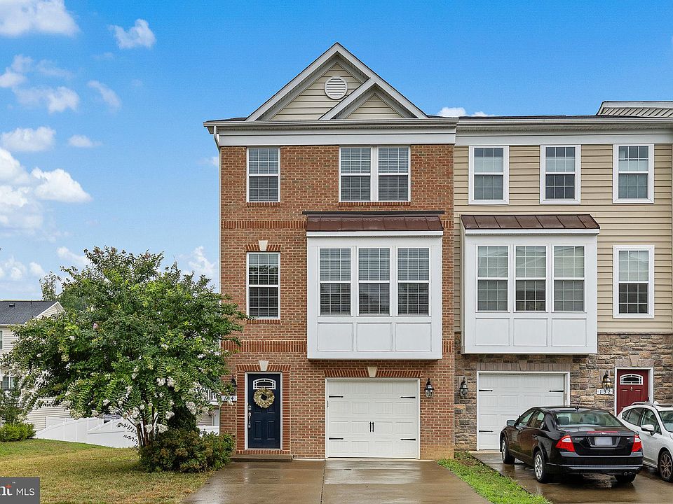 1st image of 134 Hidden Brook Dr