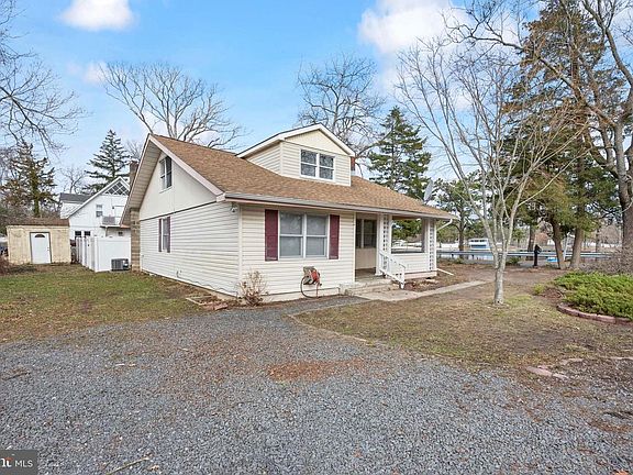 3rd image of 602 S Lakeshore Dr